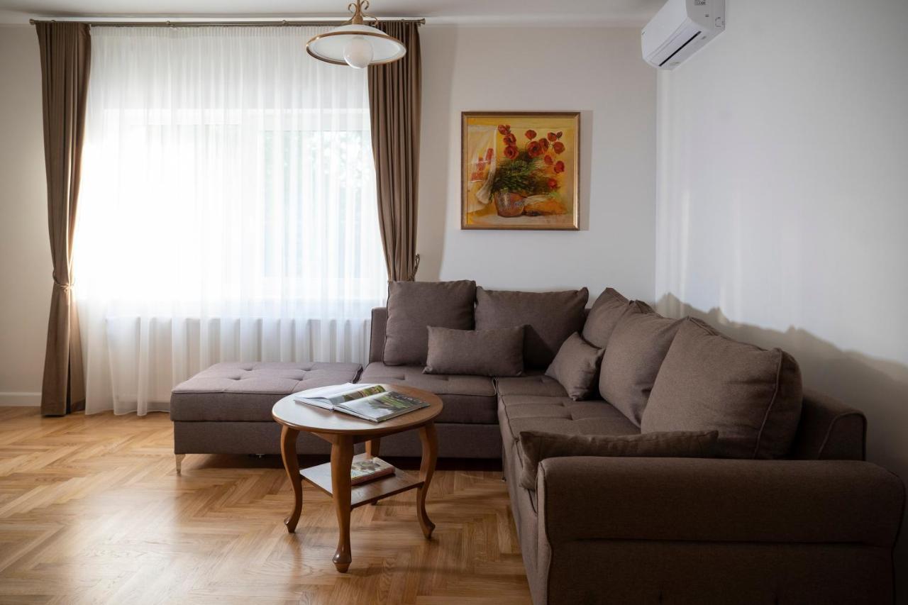 Villa Acacia Kaunas Buitenkant foto